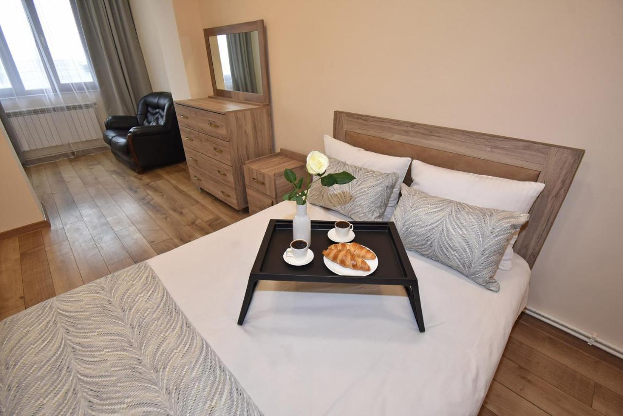2 Bedroom Apartment, Quiet And Spacious エレバン エクステリア 写真