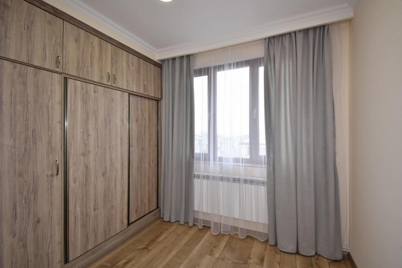 2 Bedroom Apartment, Quiet And Spacious エレバン エクステリア 写真