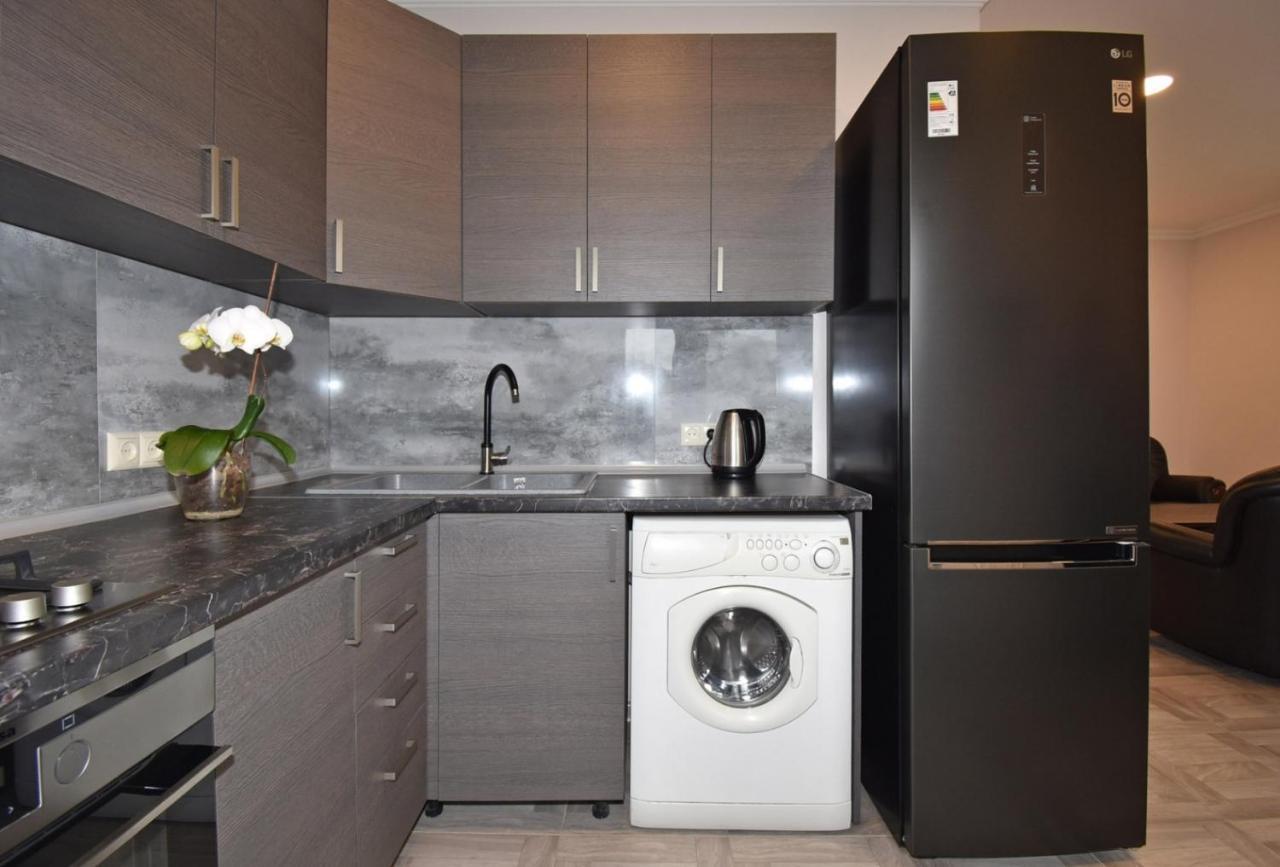 2 Bedroom Apartment, Quiet And Spacious エレバン エクステリア 写真