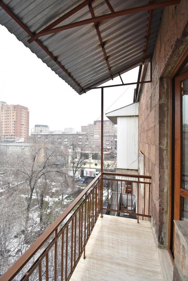 2 Bedroom Apartment, Quiet And Spacious エレバン エクステリア 写真