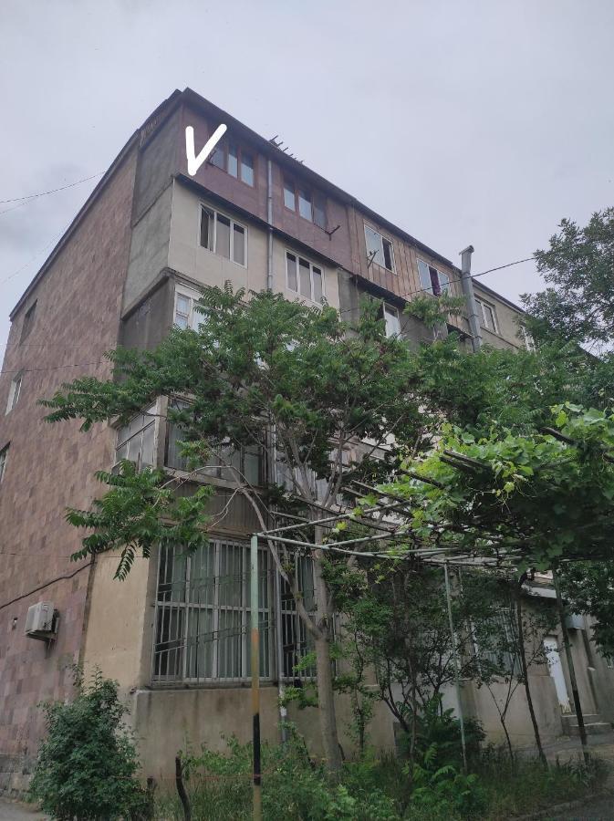 2 Bedroom Apartment, Quiet And Spacious エレバン エクステリア 写真